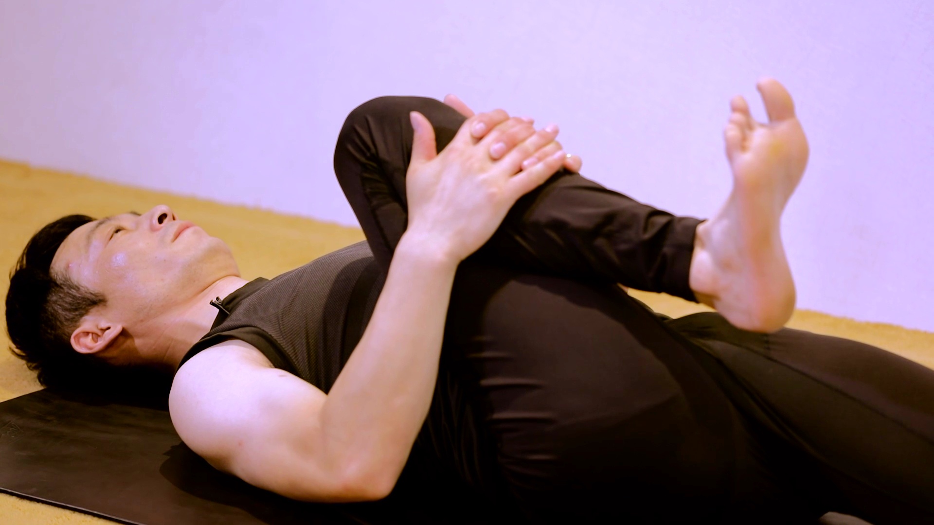 办公室瘦身瑜伽第三弹,坚持你就能拥有完美身材