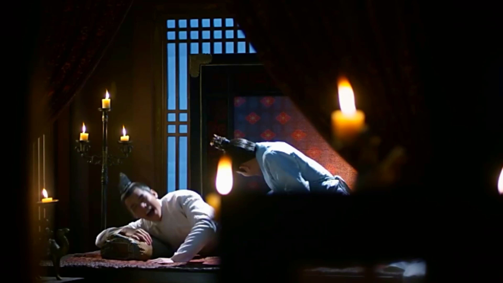 古代兄弟两个没有成婚前,是要睡在一起的!