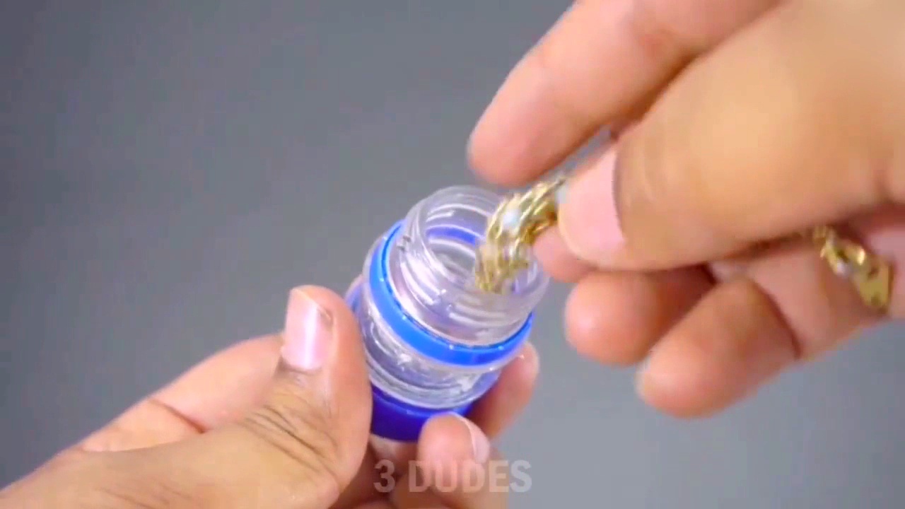 幼儿园废物利用视频:用塑料瓶小花等,制作不败的棉签视频荣耀手工看8x图片