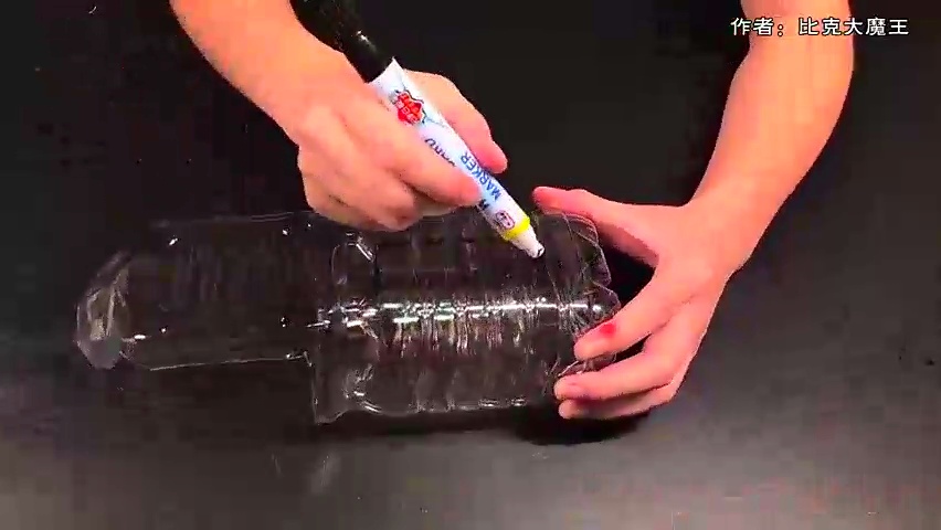 幼儿园废物利用视频:用塑料瓶手工等,制作不败的视频小花柜新丽棉签图片